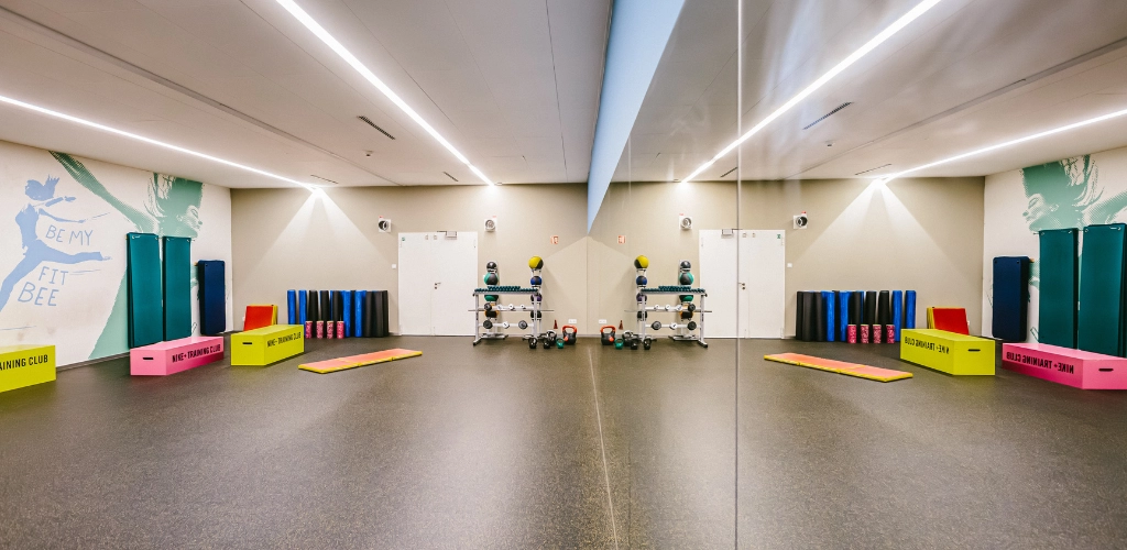 Cvičební sál v kancelářské budově Pankrác House